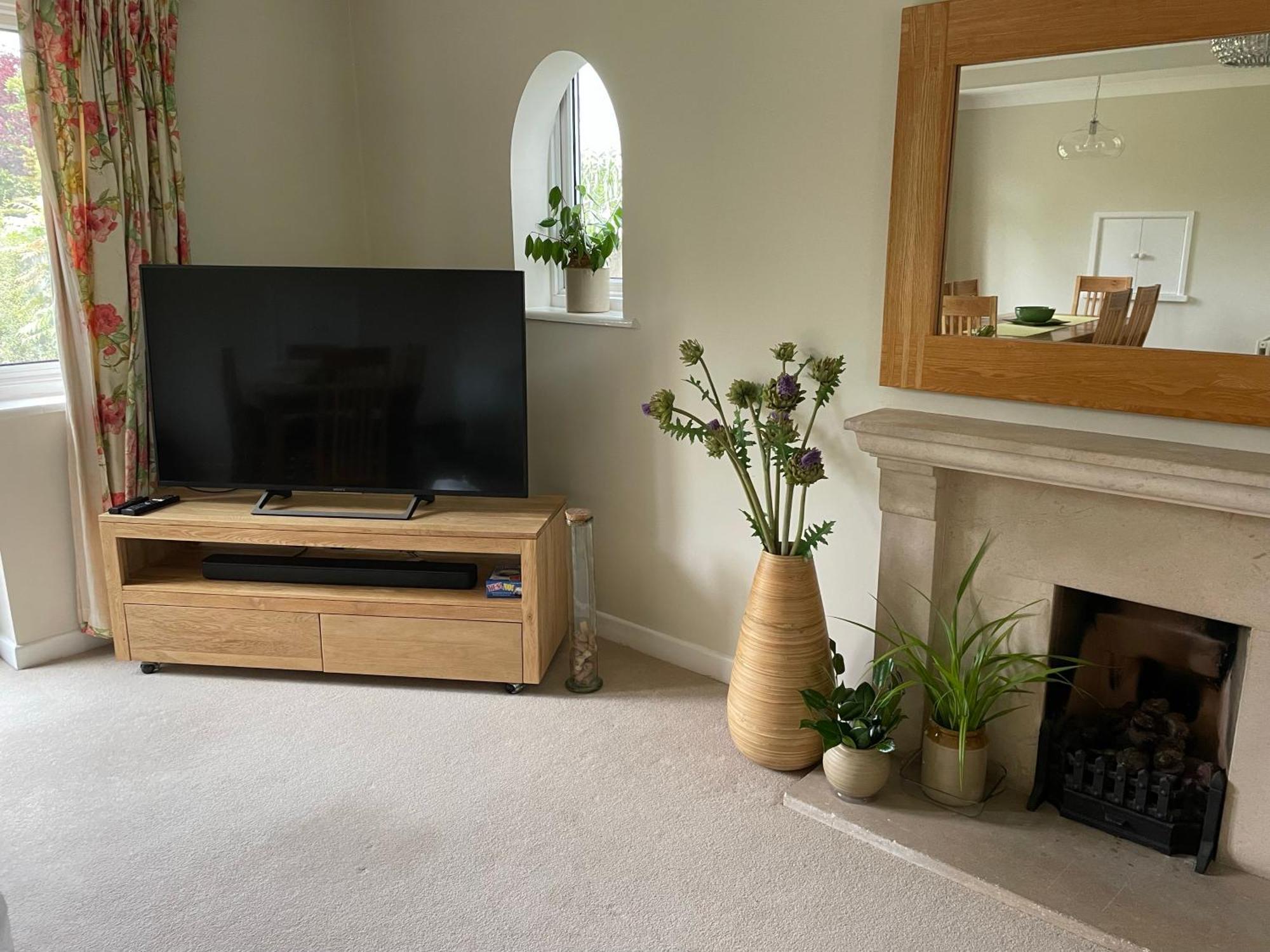 Charming Bournemouth House With Beautiful Spacious Gardens, 5 Min Drive To Beaches, Free Parking For 2-3 Cars Экстерьер фото