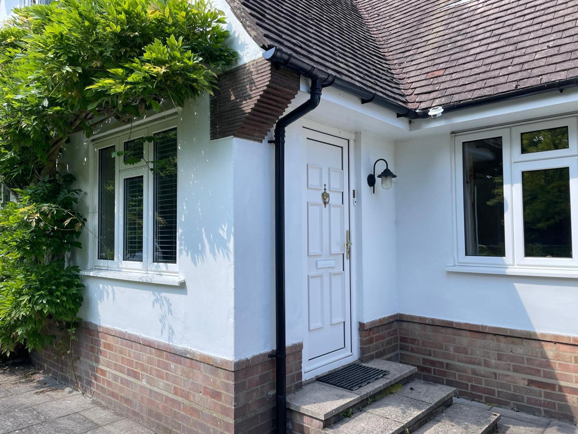 Charming Bournemouth House With Beautiful Spacious Gardens, 5 Min Drive To Beaches, Free Parking For 2-3 Cars Экстерьер фото